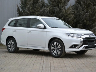 2022 Mitsubishi Outlander III Рестайлинг 3, белый, 2135000 рублей, вид 2