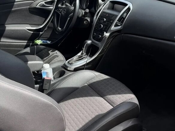 2013 Opel Astra GTC J Рестайлинг, чёрный, 910000 рублей - вид 8