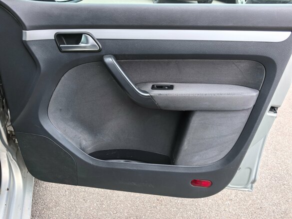2010 Volkswagen Touran I Рестайлинг 2, серебристый, 600000 рублей - вид 13