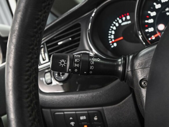 2018 Kia Ceed II Рестайлинг, белый - вид 16