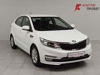 2017 Kia Rio III Рестайлинг, белый, 1280000 рублей, вид 3