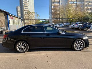 2020 Mercedes-Benz E-Класс 220 d V (W213, S213, C238), чёрный, 2400000 рублей, вид 2