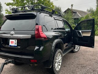 2017 Toyota Land Cruiser Prado 150 Series Рестайлинг 2, чёрный, 4456000 рублей, вид 3
