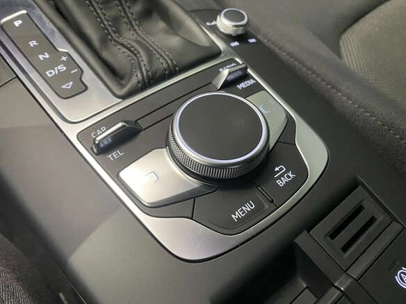 2018 Audi A3 III (8V) Рестайлинг, серый, 1959000 рублей - вид 23