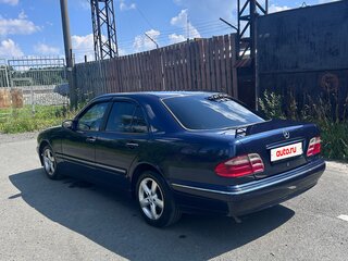 2000 Mercedes-Benz E-Класс 200 II (W210, S210) Рестайлинг, синий, 570000 рублей, вид 4