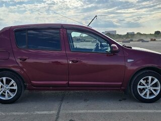2012 Renault Sandero I, красный, 585000 рублей, вид 3