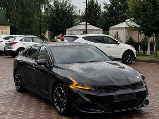 2021 Kia K5 III, чёрный, 2070000 рублей, вид 1