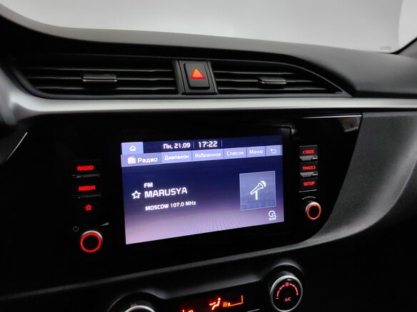 2021 Kia Rio IV Рестайлинг, чёрный, 1619000 рублей - вид 5