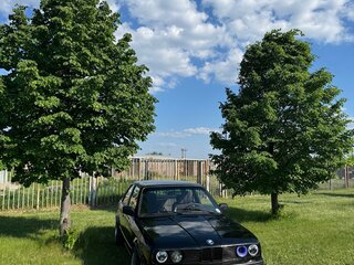 1985 BMW 3 серии 316 II (E30), чёрный, 380000 рублей, вид 2
