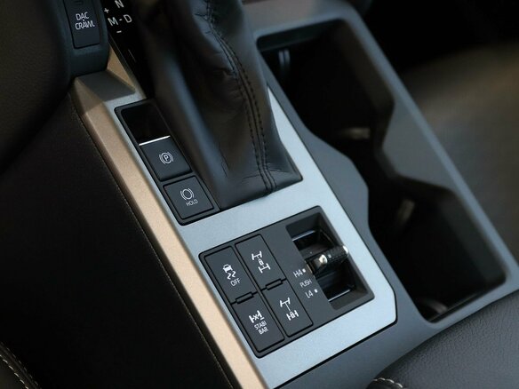 2026 Toyota Land Cruiser Prado 250 Series, белый, 11400000 рублей - вид 12