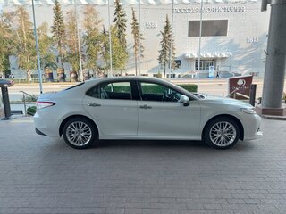 2020 Toyota Camry VIII (XV70), белый, 2750000 рублей, вид 4