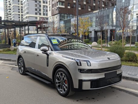 2026 Lynk & Co 900, серебристый, 7670000 рублей, вид 2