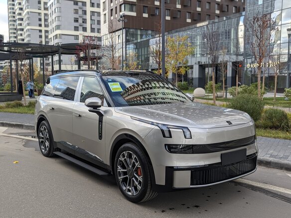 2026 Lynk & Co 900, серебристый, 7670000 рублей - вид 1