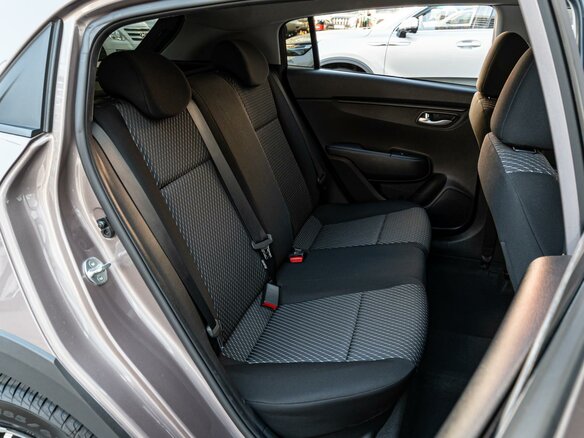 2020 Kia Rio X-Line IV, коричневый - вид 6