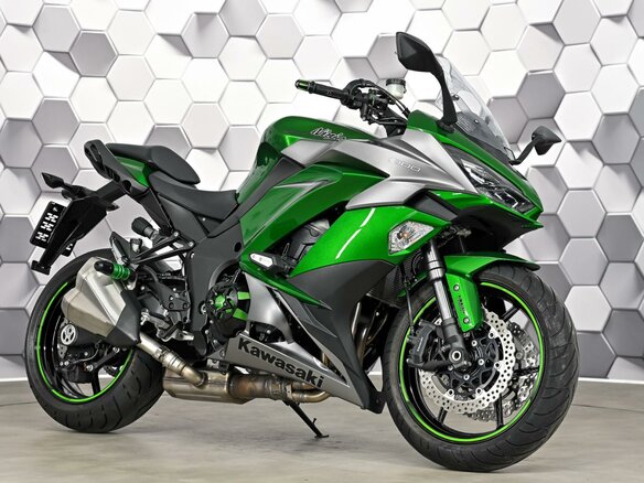 2019 Kawasaki Z 1000SX, зелёный, 1077000 рублей