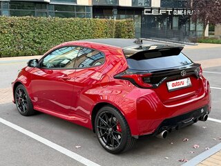 2024 Toyota Yaris IV, красный, 7500000 рублей, вид 3