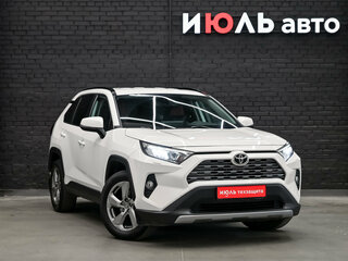 2020 Toyota RAV4 V (XA50), белый, 3440000 рублей, вид 3