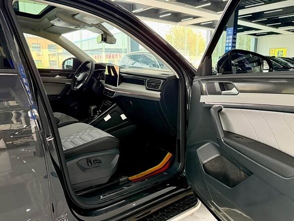 2023 Volkswagen Tayron I Рестайлинг, серый, 2495000 рублей - вид 10