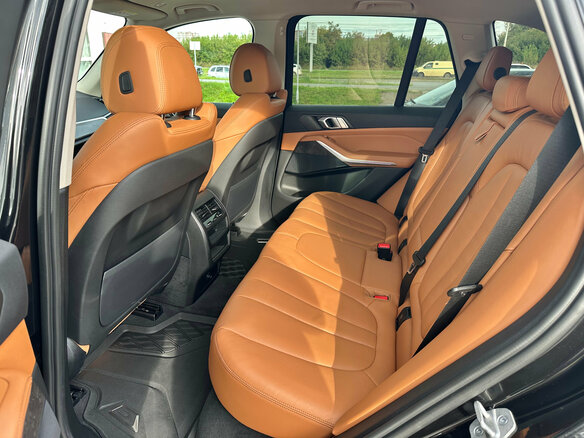 2021 BMW X5 25d IV (G05/G18), чёрный, 5290000 рублей - вид 30