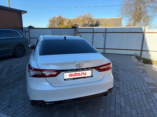2023 Toyota Camry VIII (XV70) Рестайлинг, белый, 3750000 рублей, вид 4