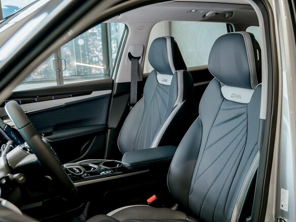 2026 Geely Atlas II, серебристый - вид 10