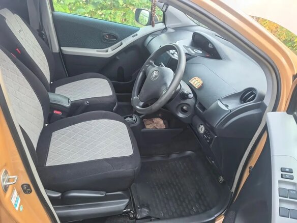2005 Toyota Vitz II (XP90), оранжевый, 510000 рублей - вид 13