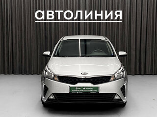2020 Kia Rio IV Рестайлинг, серый, 1150000 рублей, вид 2