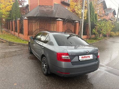 2018 Skoda Octavia III (A7) Рестайлинг, серебристый, 1830000 рублей, вид 3