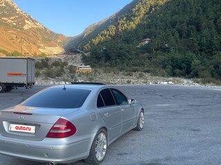 2002 Mercedes-Benz E-Класс 320 III (W211, S211), серебристый, 850000 рублей, вид 3