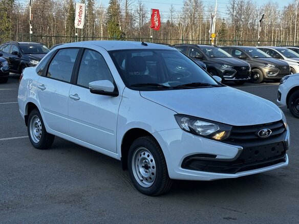 2026 Lada (ВАЗ) Granta I Рестайлинг, белый, 1068000 рублей - вид 1