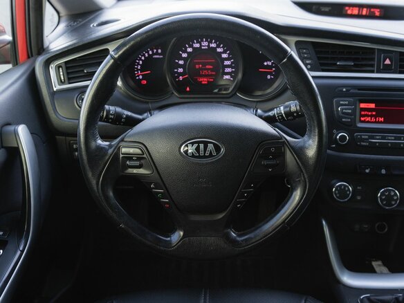 2015 Kia Ceed II Рестайлинг, красный, 1149000 рублей - вид 15