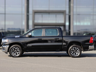 2026 Ram 1500 Crew Cab V Рестайлинг, чёрный, 9790000 рублей, вид 4