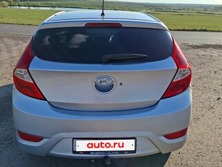 2012 Hyundai Solaris I, серебристый, 770000 рублей, вид 4