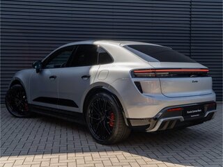 2026 Porsche Macan Turbo II, серый, 18749000 рублей, вид 3