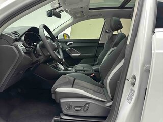 2022 Audi Q3 35 TFSI II (F3), белый, 1660000 рублей, вид 4