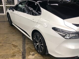2021 Toyota Camry VIII (XV70), белый, 3400000 рублей, вид 3