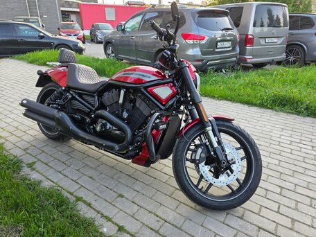 2013 Harley-Davidson V-Rod, красный, 1500000 рублей, вид 4