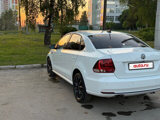 2018 Volkswagen Polo V Рестайлинг, белый, 1479000 рублей, вид 4