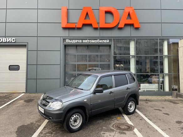 2020 Lada (ВАЗ) Niva, серый, 795000 рублей - вид 2