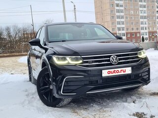 2021 Volkswagen Tiguan II Рестайлинг, чёрный, 4350000 рублей, вид 2