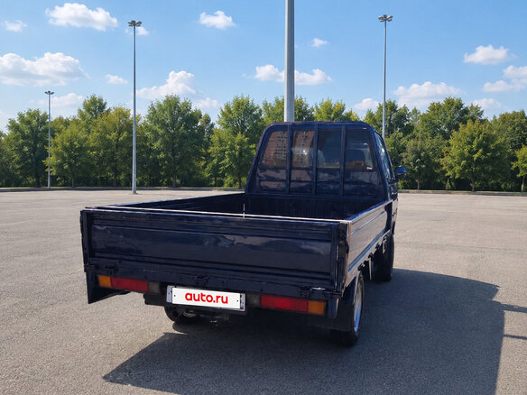2003 Toyota LiteAce, синий, 1300000 рублей - вид 2