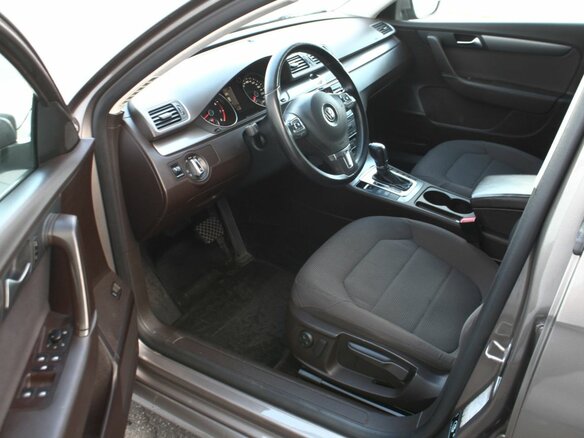 2011 Volkswagen Passat B7, коричневый, 790000 рублей - вид 13