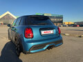 2021 Mini Hatch Cooper S III (F55/F56) Рестайлинг 2, синий, 2990000 рублей - вид 2