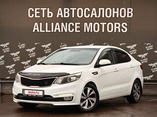 2017 Kia Rio III Рестайлинг, белый, 975000 рублей, вид 3