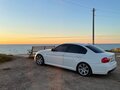 2009 BMW 3 серии 330i V (E90/E91/E92/E93) Рестайлинг, белый, 1400000 рублей - вид 5