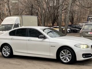 2014 BMW 5 серии 520i VI (F10/F11/F07) Рестайлинг, белый, 1000000 рублей, вид 3