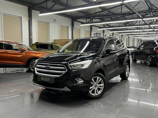 2017 Ford Kuga II Рестайлинг, чёрный, 1520000 рублей, вид 1