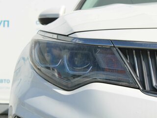 2019 Kia Optima IV Рестайлинг, белый, 1990000 рублей, вид 4