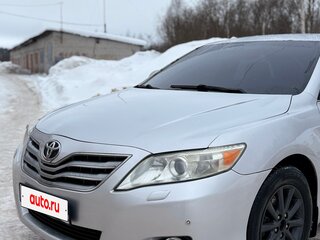 2009 Toyota Camry VI (XV40), серебристый, 900000 рублей, вид 2