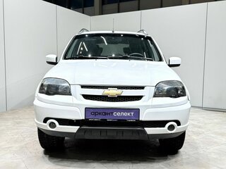 2018 Chevrolet Niva I Рестайлинг, белый, 740000 рублей, вид 2